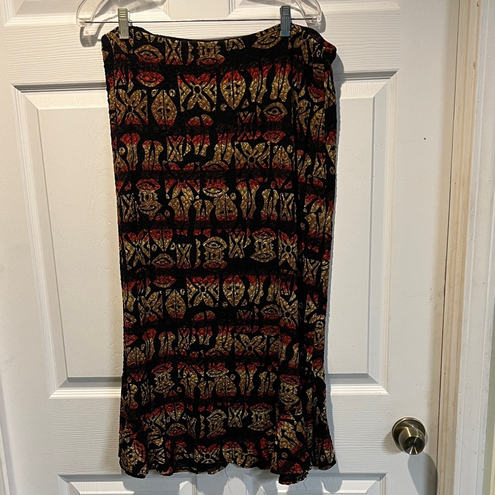 Elegant Black and Gold Patterned Midi Skirt